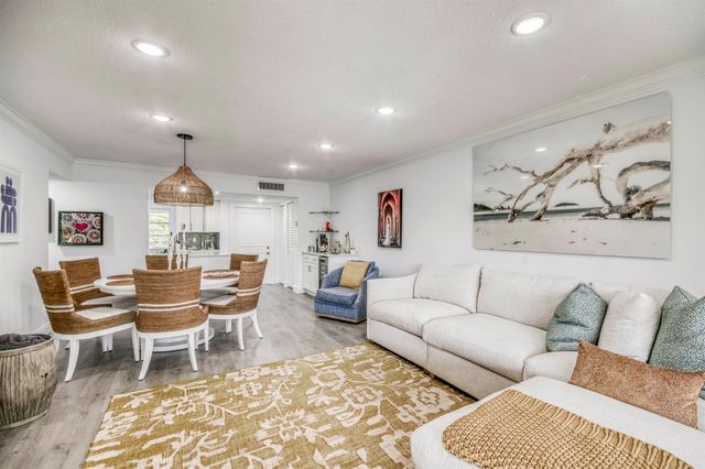 14823 Cumberland Drive 204 M, Delray Beach, FL 33446