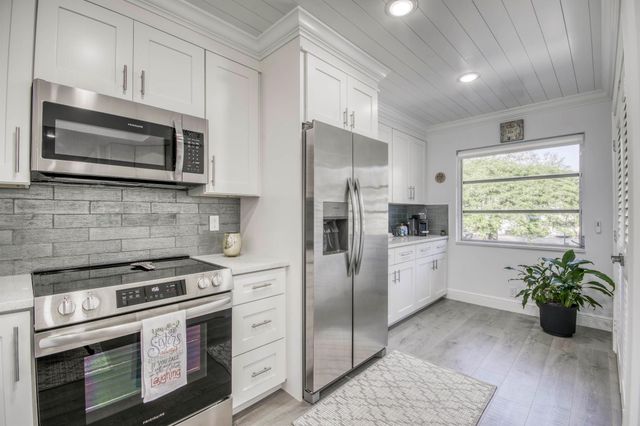 14823 Cumberland Drive 204 M, Delray Beach, FL 33446