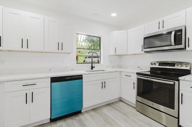 3014 S WEST SHORE BOULEVARD W, Tampa, FL 33629