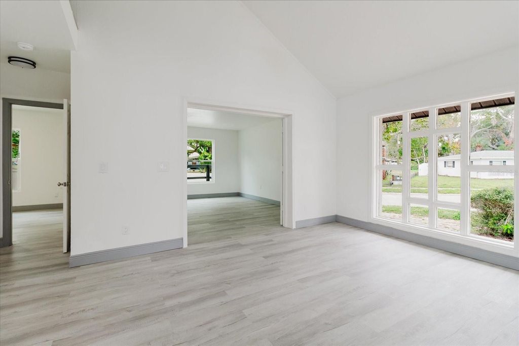 Image 14 of property listing at 3014 S WEST SHORE BOULEVARD W, Tampa, FL 33629