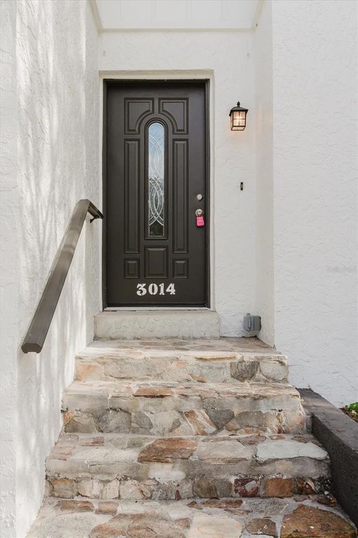 Image 3 of property listing at 3014 S WEST SHORE BOULEVARD W, Tampa, FL 33629