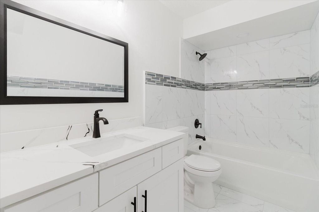 Image 31 of property listing at 3014 S WEST SHORE BOULEVARD W, Tampa, FL 33629