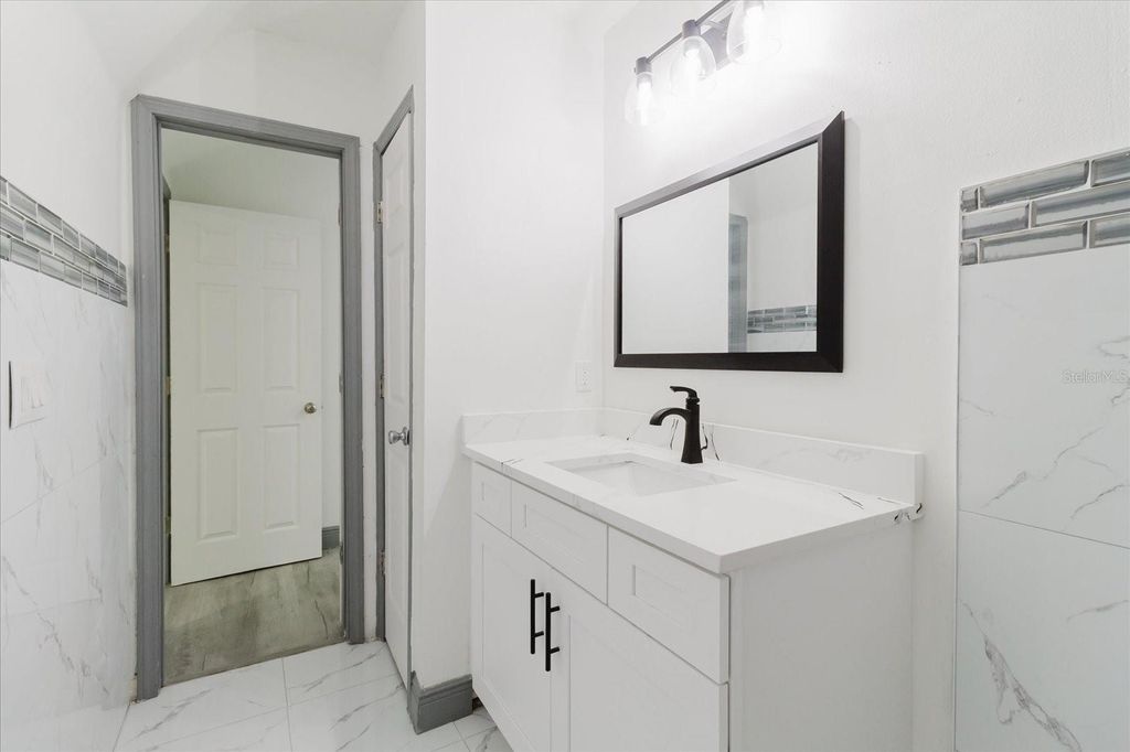 Image 32 of property listing at 3014 S WEST SHORE BOULEVARD W, Tampa, FL 33629