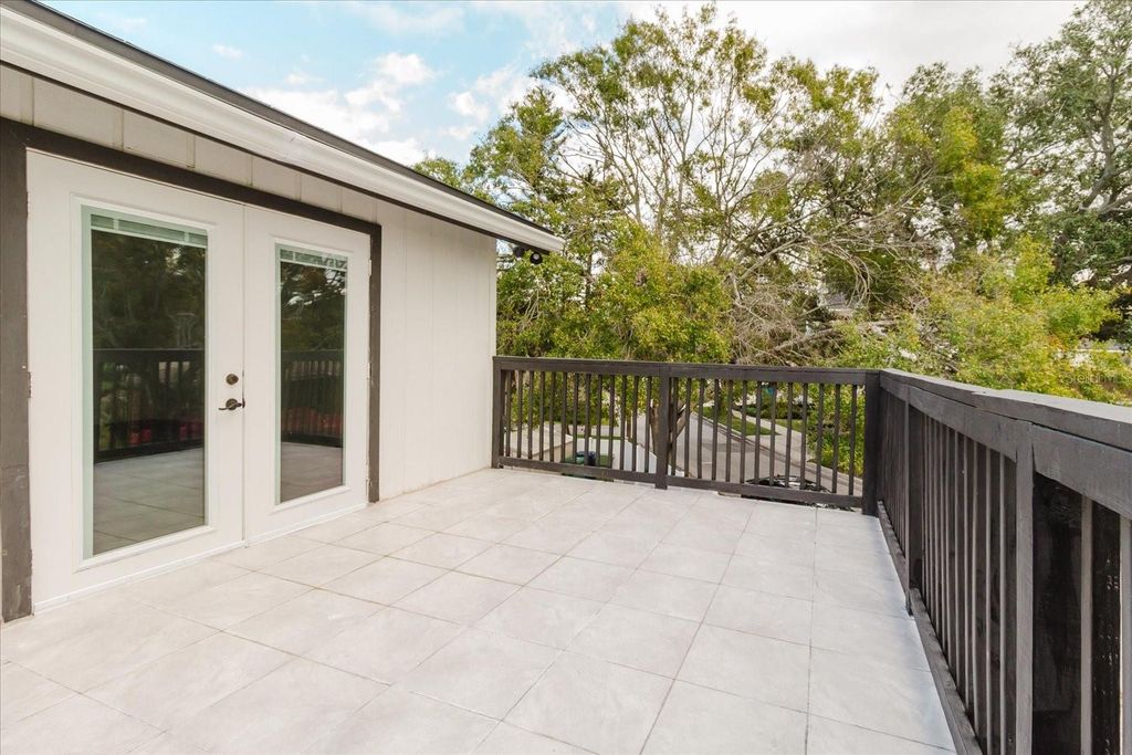Image 40 of property listing at 3014 S WEST SHORE BOULEVARD W, Tampa, FL 33629