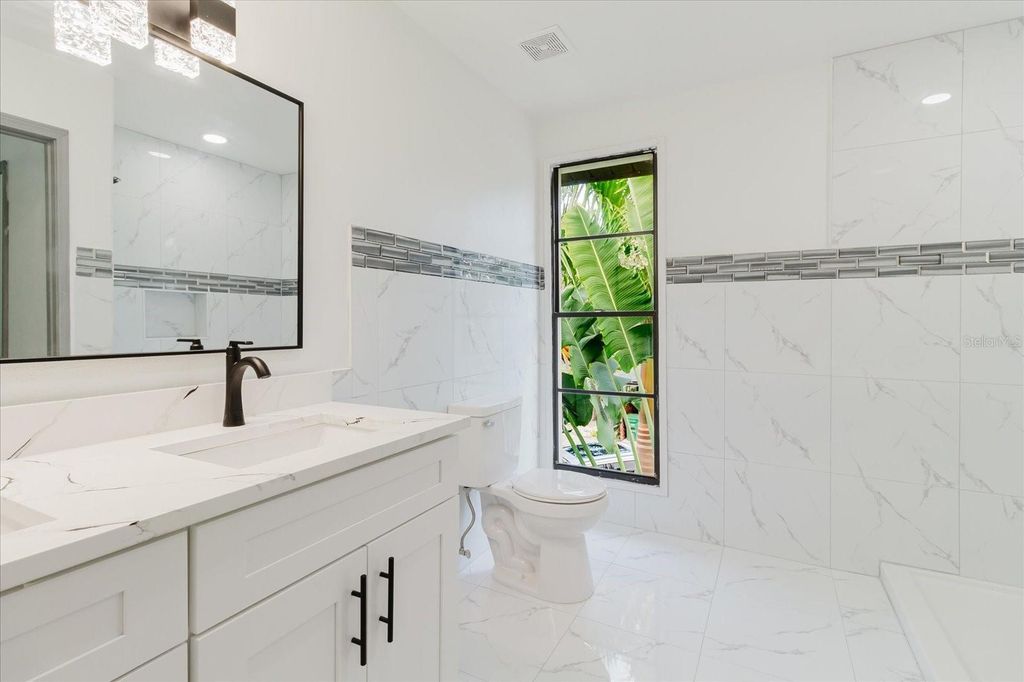 Image 50 of property listing at 3014 S WEST SHORE BOULEVARD W, Tampa, FL 33629