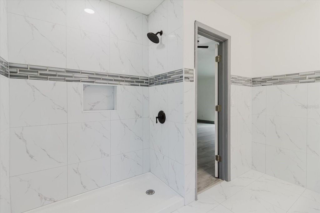 Image 51 of property listing at 3014 S WEST SHORE BOULEVARD W, Tampa, FL 33629