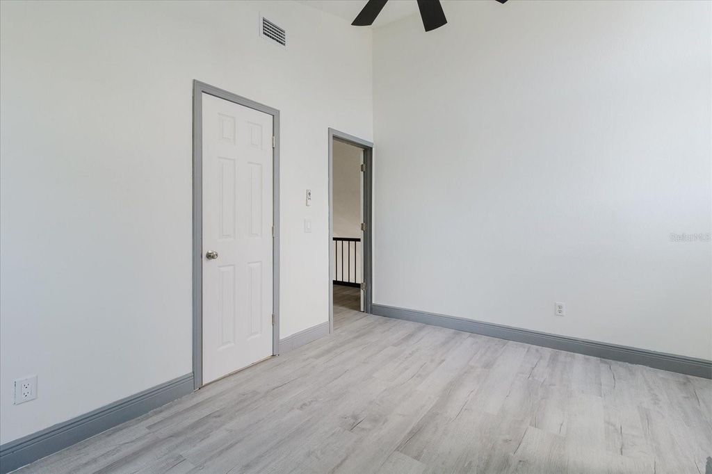 Image 54 of property listing at 3014 S WEST SHORE BOULEVARD W, Tampa, FL 33629