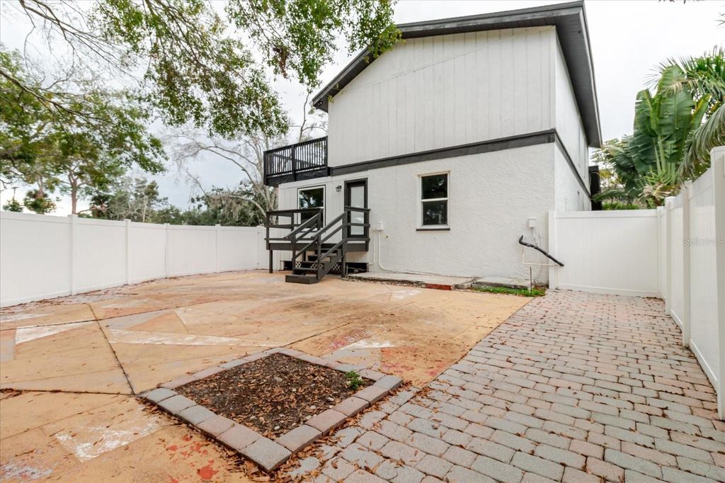 Image 60 of property listing at 3014 S WEST SHORE BOULEVARD W, Tampa, FL 33629