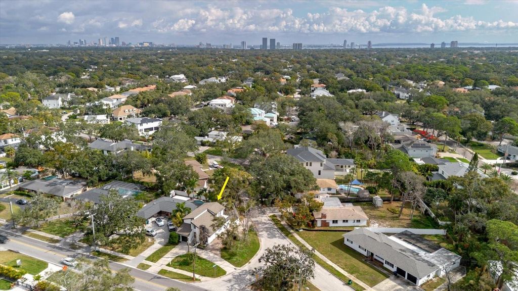 Image 69 of property listing at 3014 S WEST SHORE BOULEVARD W, Tampa, FL 33629