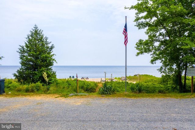 1928 ELM RD, Port Republic, MD 20676