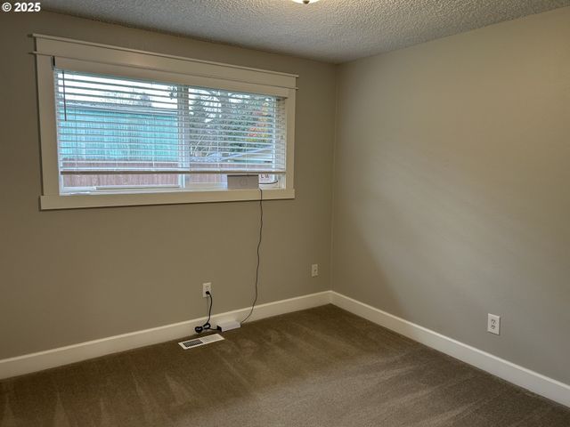 12800 Ne 20TH St, Vancouver, WA 98684