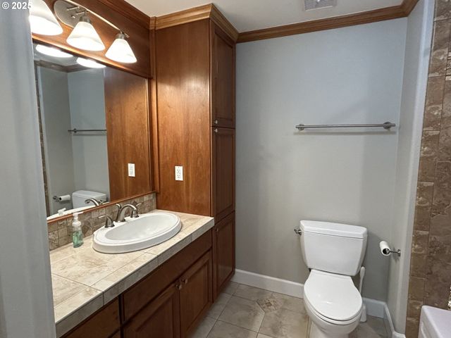 12800 Ne 20TH St, Vancouver, WA 98684