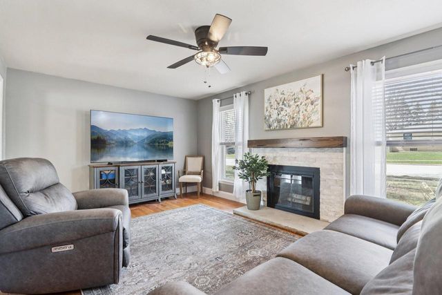155 Concord LANE, West Bend, WI 53095