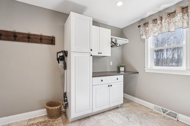 155 Concord LANE, West Bend, WI 53095