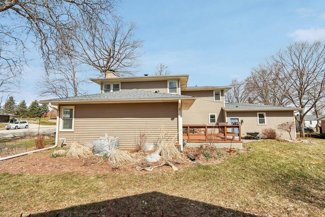 155 Concord LANE, West Bend, WI 53095