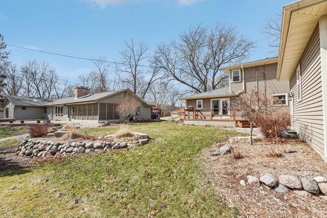 155 Concord LANE, West Bend, WI 53095