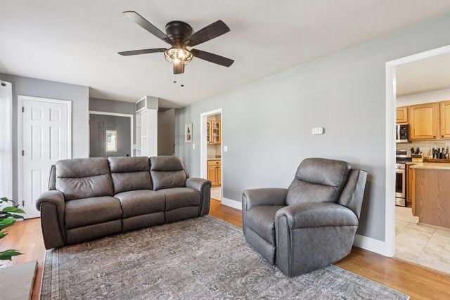 155 Concord LANE, West Bend, WI 53095