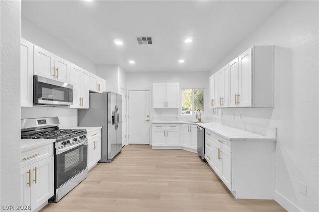 3508 Kittiwake Road, North Las Vegas, NV 89084