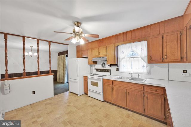 15 PHEASANT RUN, Fleetwood, PA 19522