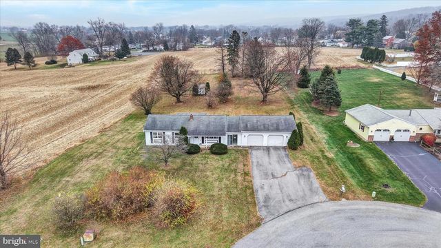 15 PHEASANT RUN, Fleetwood, PA 19522