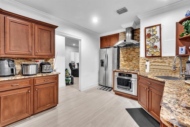 340 W 55th Street, Hialeah, FL 33012