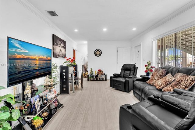 340 W 55th Street, Hialeah, FL 33012