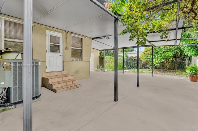 340 W 55th Street, Hialeah, FL 33012