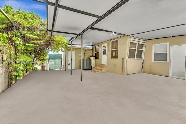 340 W 55th Street, Hialeah, FL 33012