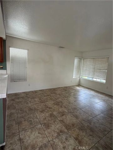 851 Chatham Way, San Jacinto, CA 92583