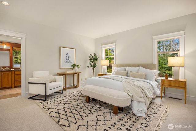 10202 Rodal Court NE, Bainbridge Island, WA 98110