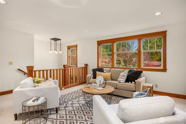 10202 Rodal Court NE, Bainbridge Island, WA 98110