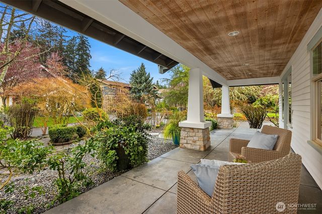 10202 Rodal Court NE, Bainbridge Island, WA 98110