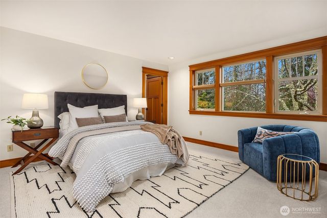 10202 Rodal Court NE, Bainbridge Island, WA 98110