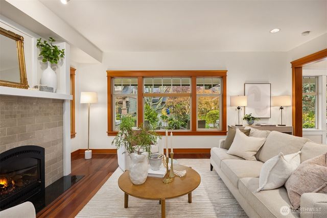 10202 Rodal Court NE, Bainbridge Island, WA 98110