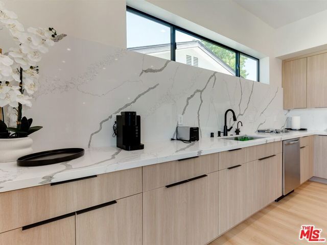 5929 Hesperia Avenue, Encino (los Angeles), CA 91316