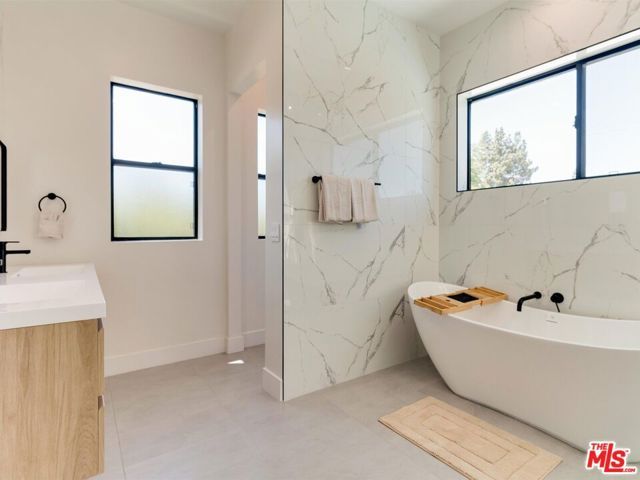 5929 Hesperia Avenue, Encino (los Angeles), CA 91316