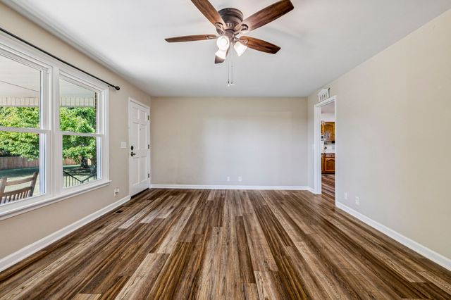 104 Jefferson Ct, White House, TN 37188