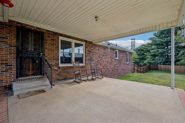 104 Jefferson Ct, White House, TN 37188