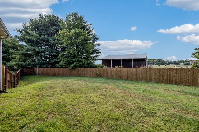 104 Jefferson Ct, White House, TN 37188