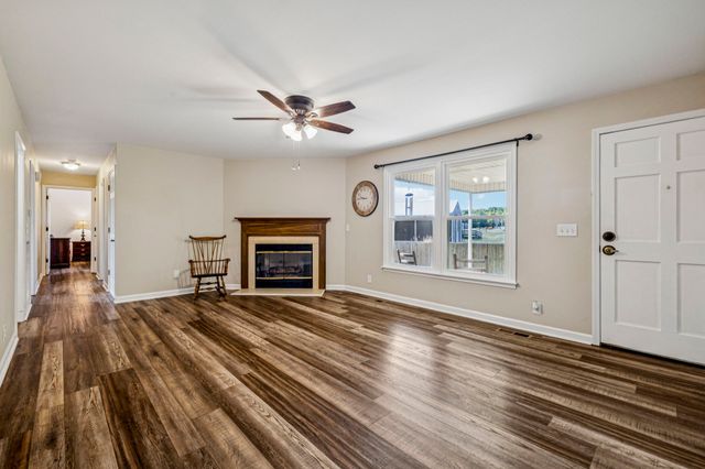 104 Jefferson Ct, White House, TN 37188