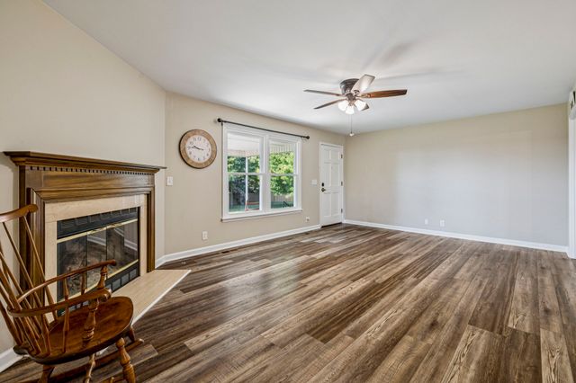 104 Jefferson Ct, White House, TN 37188