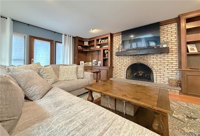 393 Dan Troy Drive, Amherst, NY 14221