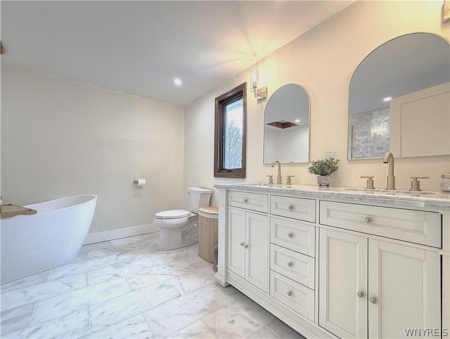 393 Dan Troy Drive, Amherst, NY 14221