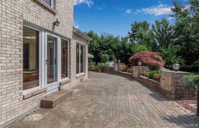 393 Dan Troy Drive, Amherst, NY 14221