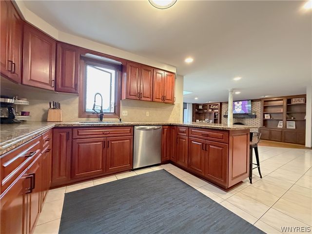 393 Dan Troy Drive, Amherst, NY 14221