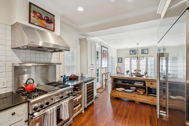 16 Water Street, Charleston, SC 29401