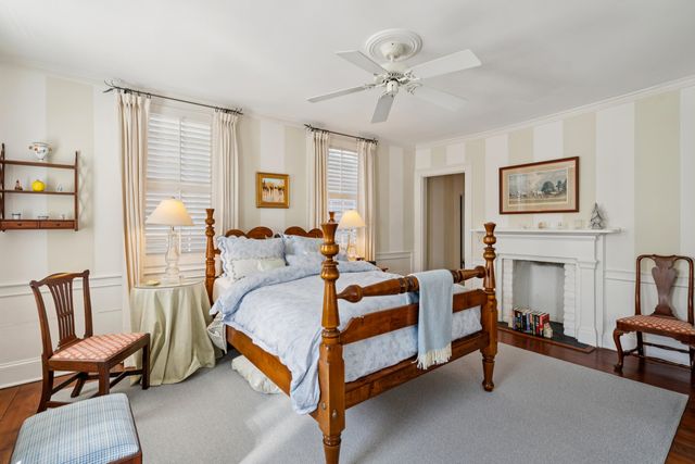 16 Water Street, Charleston, SC 29401