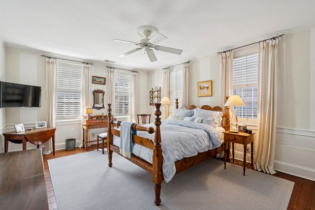 16 Water Street, Charleston, SC 29401