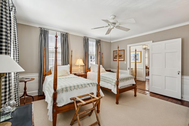 16 Water Street, Charleston, SC 29401