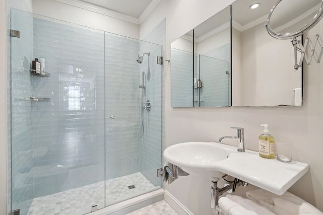 16 Water Street, Charleston, SC 29401